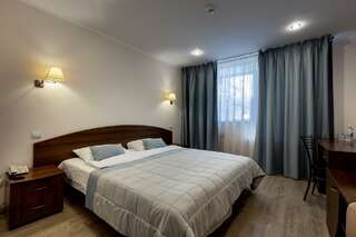 Гостиница Эврика Йошкар-Ола 2-местный номер стандарт с 1 двуспальной кроватью-1