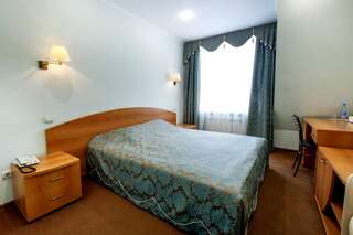 Гостиница Эврика Йошкар-Ола Стандартный двухместный номер с 1 кроватью или 2 отдельными кроватями-1